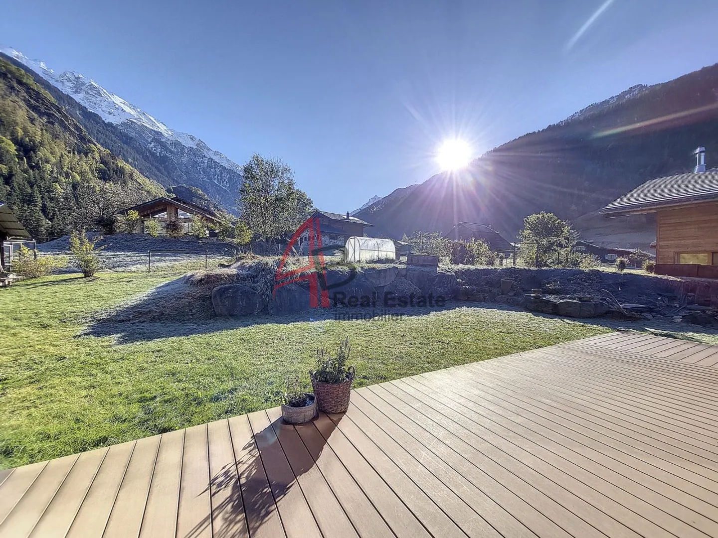 Chalet Charmant avec Vue Panoramique - Photo 2 sur 13