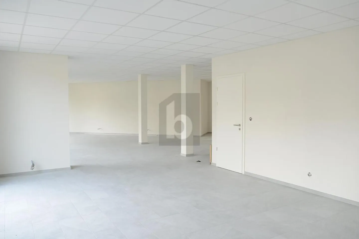 Espace Commercial Moderne et Lumineux - Photo 4 sur 6