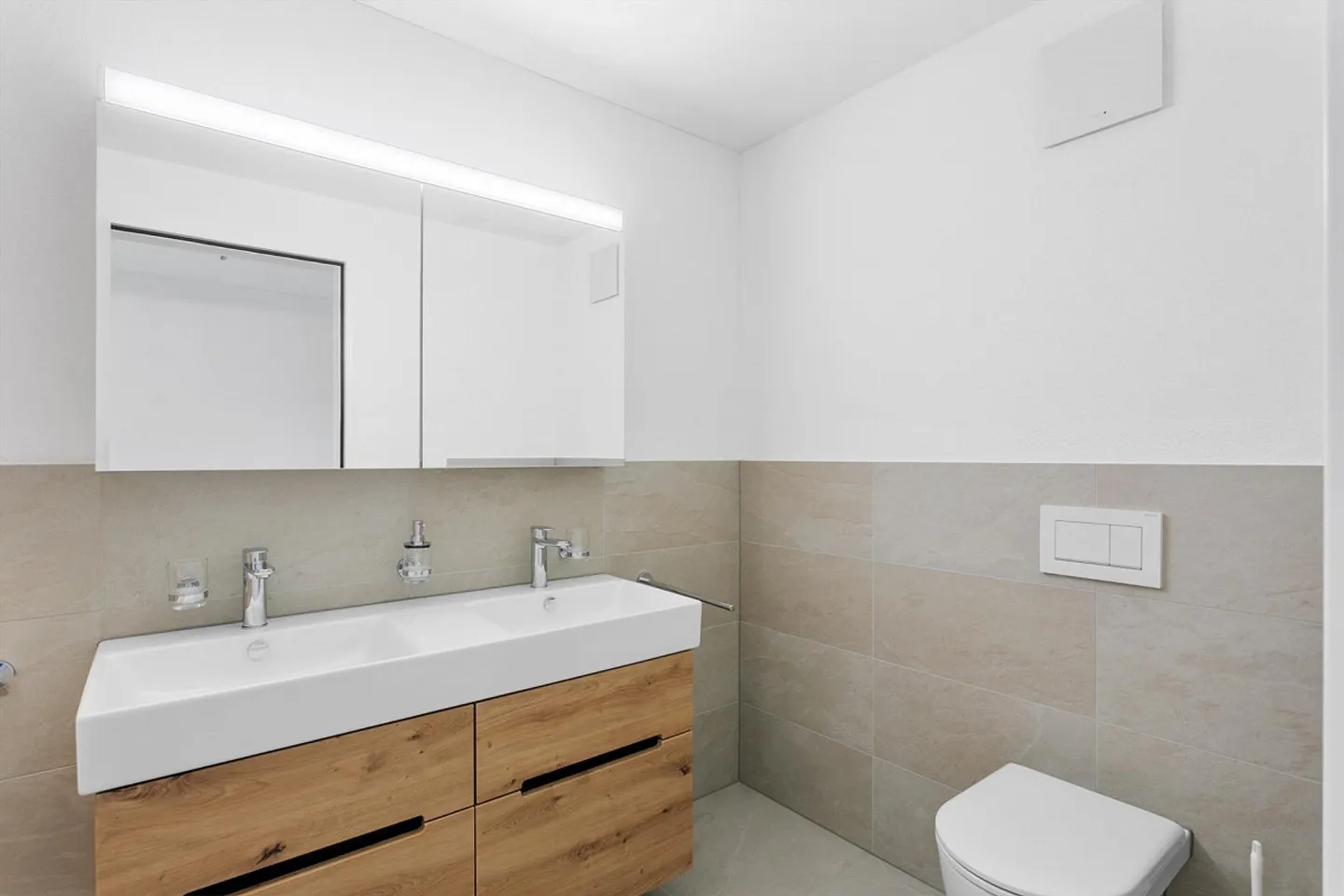 Appartamento di 4,5 stanze di nuova costruzione nel quartiere di Bernrain, piano terra con un po' di vista sul lago - Foto 24 di 30