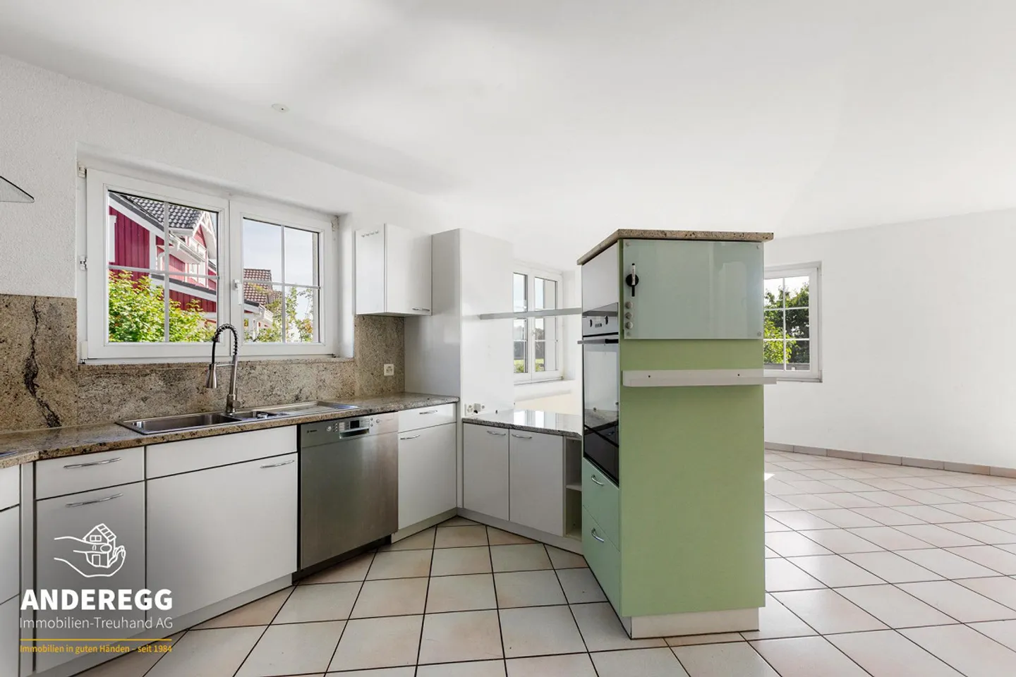 Sunny Detached House with Apartment and Unobstructed Alpine Panorama - Photo 4 of 14