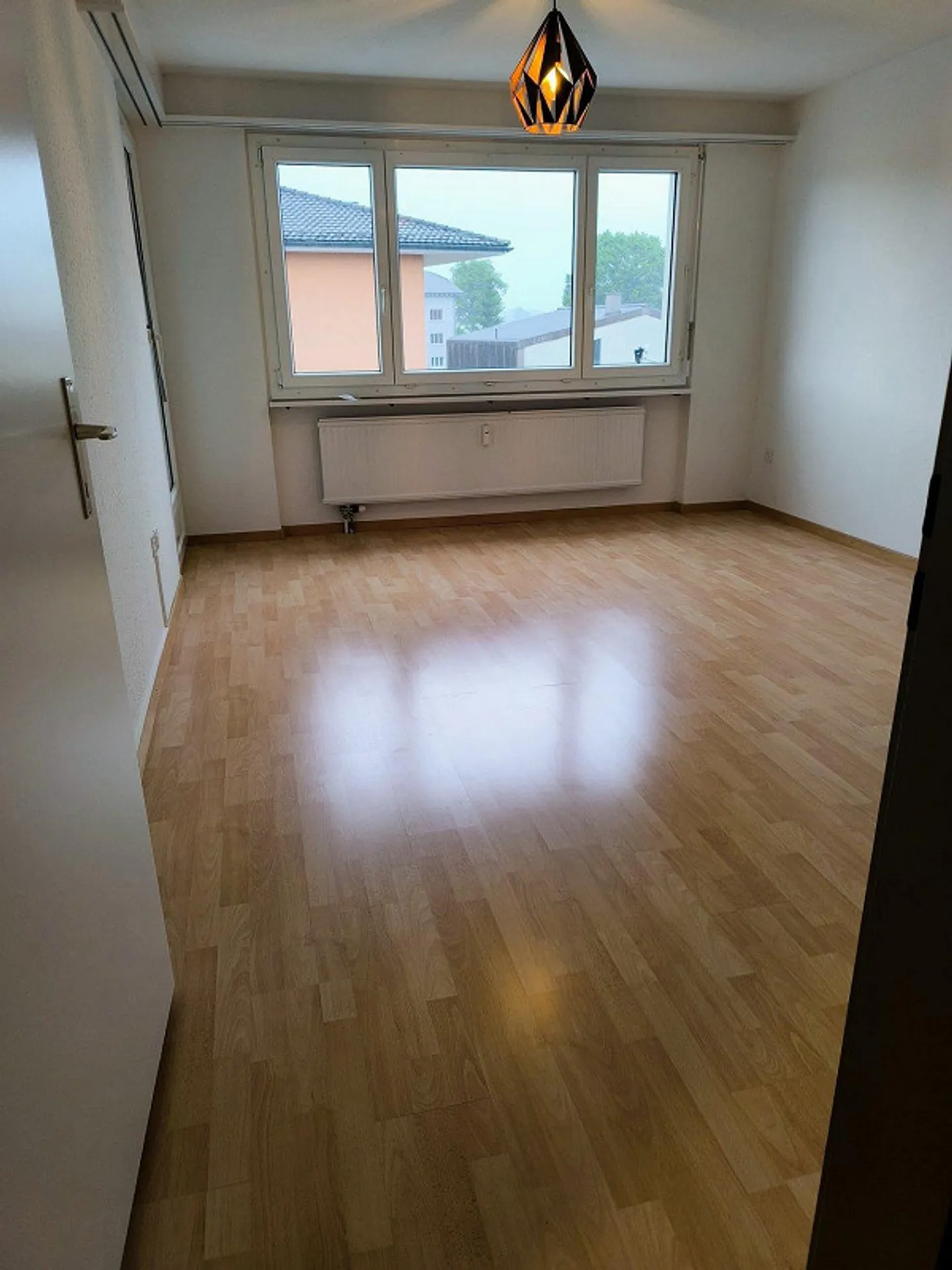 2.5 Zimmer mit Balkon - Foto 4 von 6