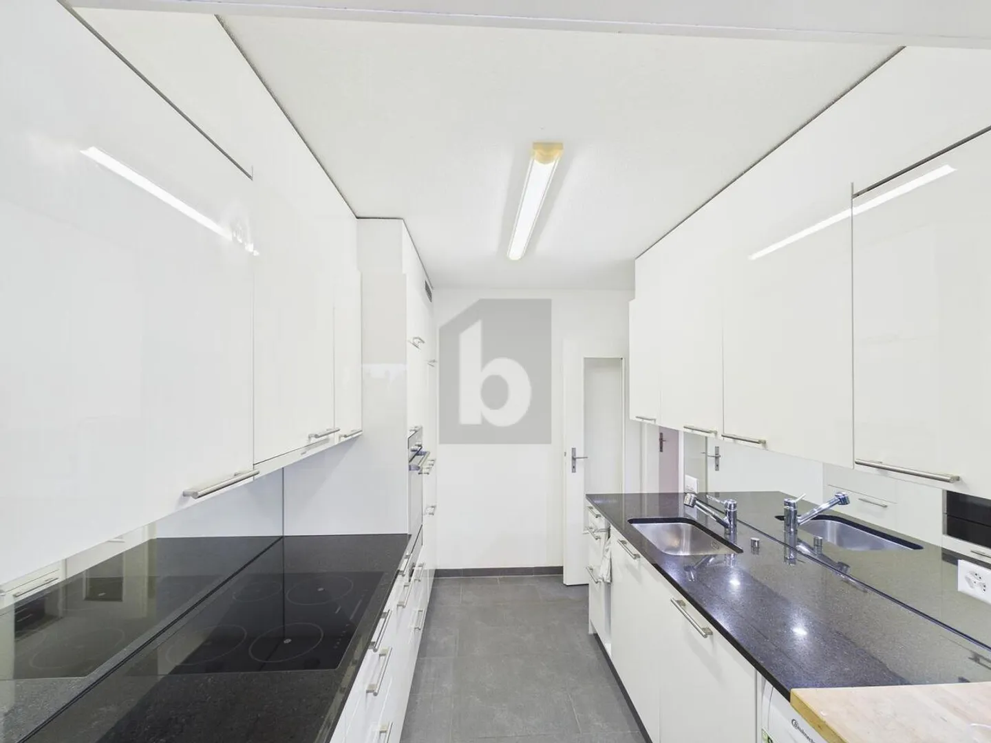 Helle Wohnung mit Aussicht - Foto 2 von 6