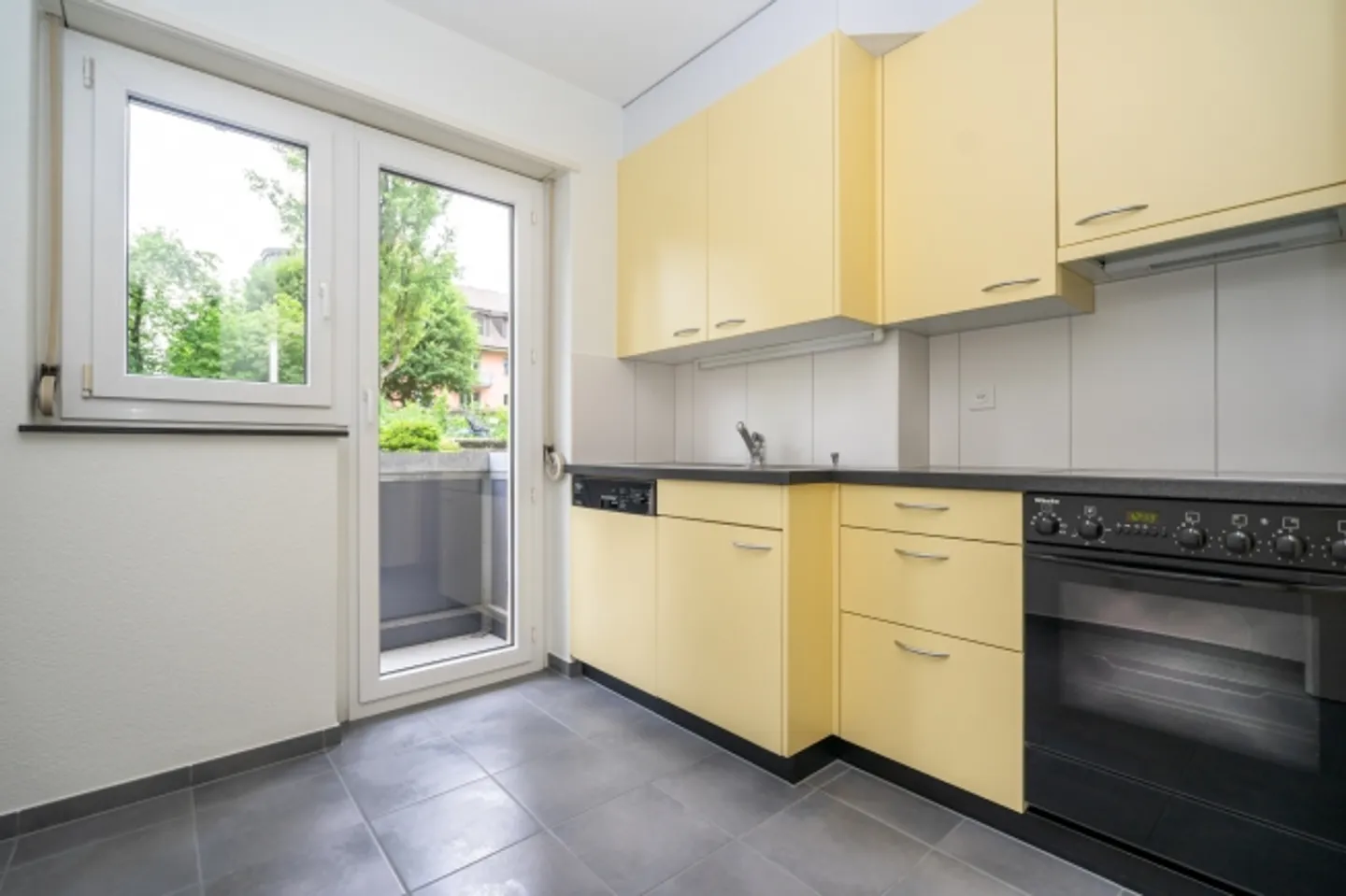 Living in the popular Fischermätteli district - Photo 6 of 8