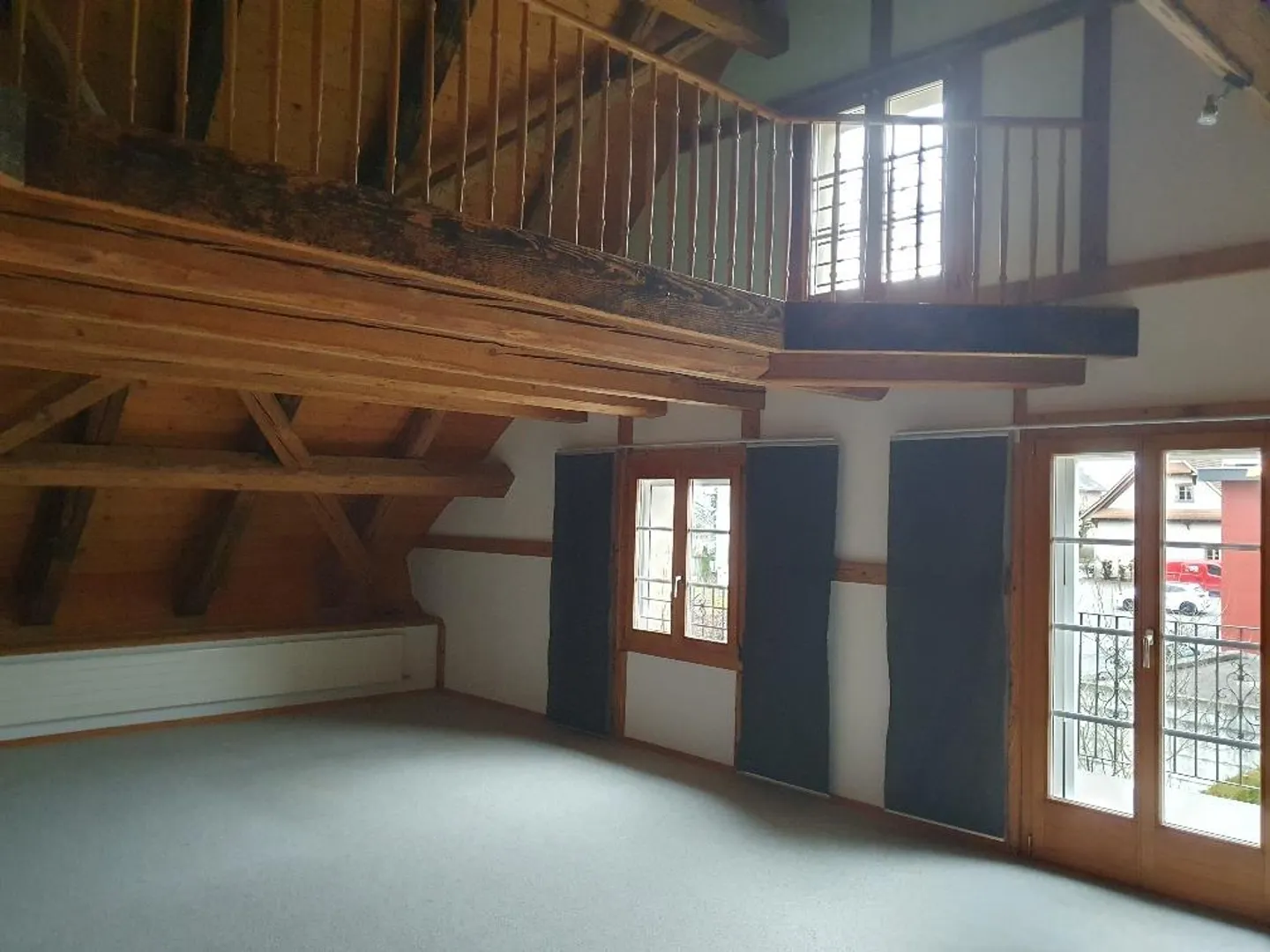 Zu Vermieten heimelige 3 1/2 Zimmer Dachwohnung - Foto 1 von 16