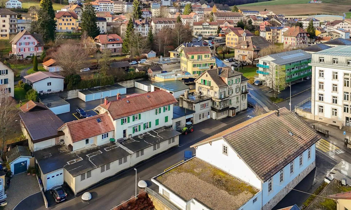 Immeuble locatif  avec un bon rendement ! - Photo 2 sur 11