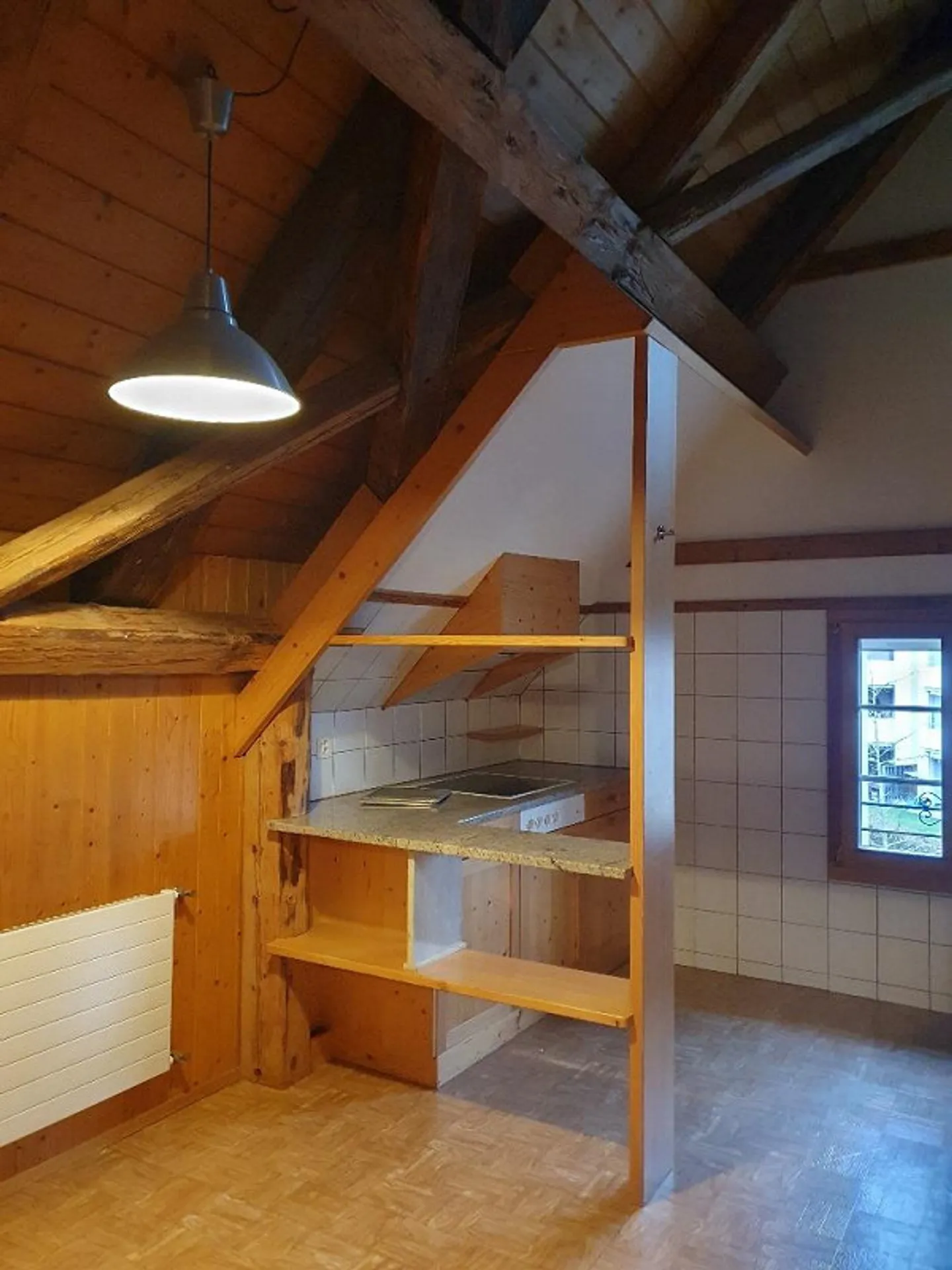 Zu Vermieten heimelige 3 1/2 Zimmer Dachwohnung - Foto 7 von 16