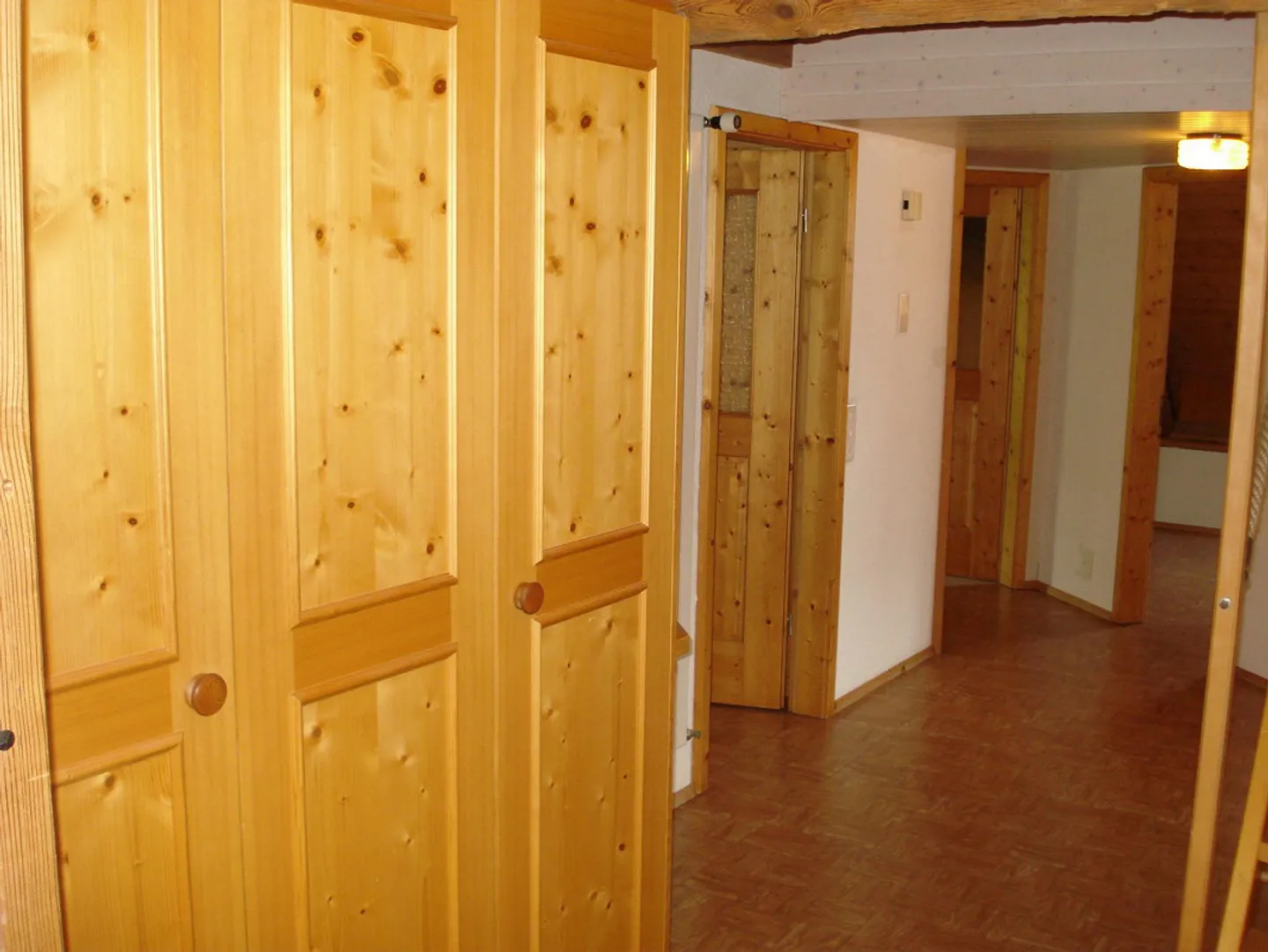 Zu Vermieten heimelige 3 1/2 Zimmer Dachwohnung - Foto 13 von 16