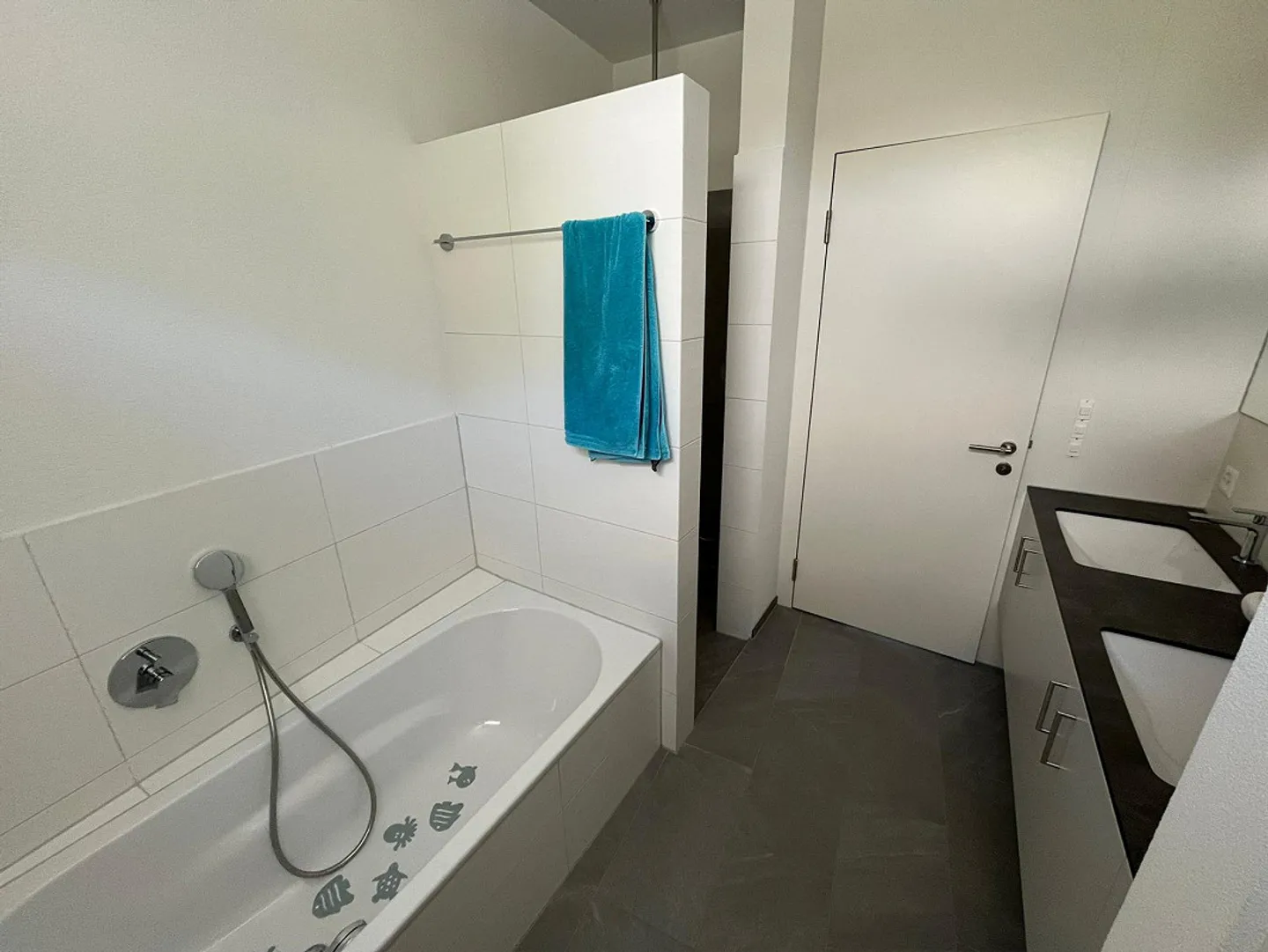 Moderne 4,5 Zimmerwohnung - Foto 17 von 19