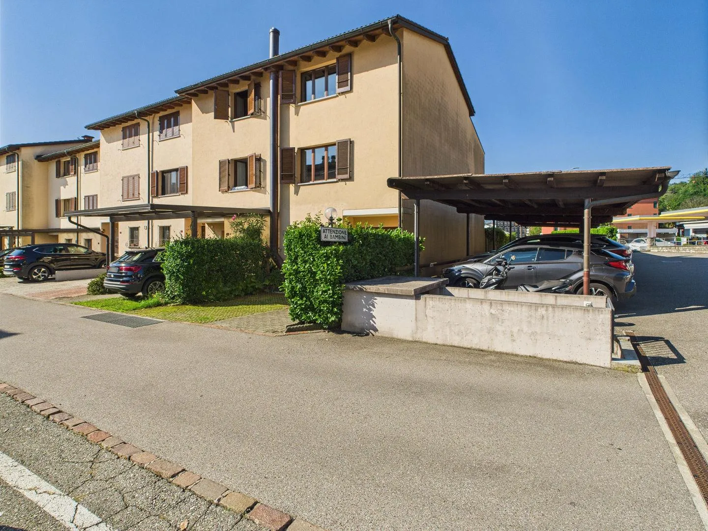 Casa unifamiliare di 5 locali con giardino e piscina condominiale | Einfamilienhaus mit 5 Zimmern, Garten und Gemeinschaftspool - Foto 10 di 13