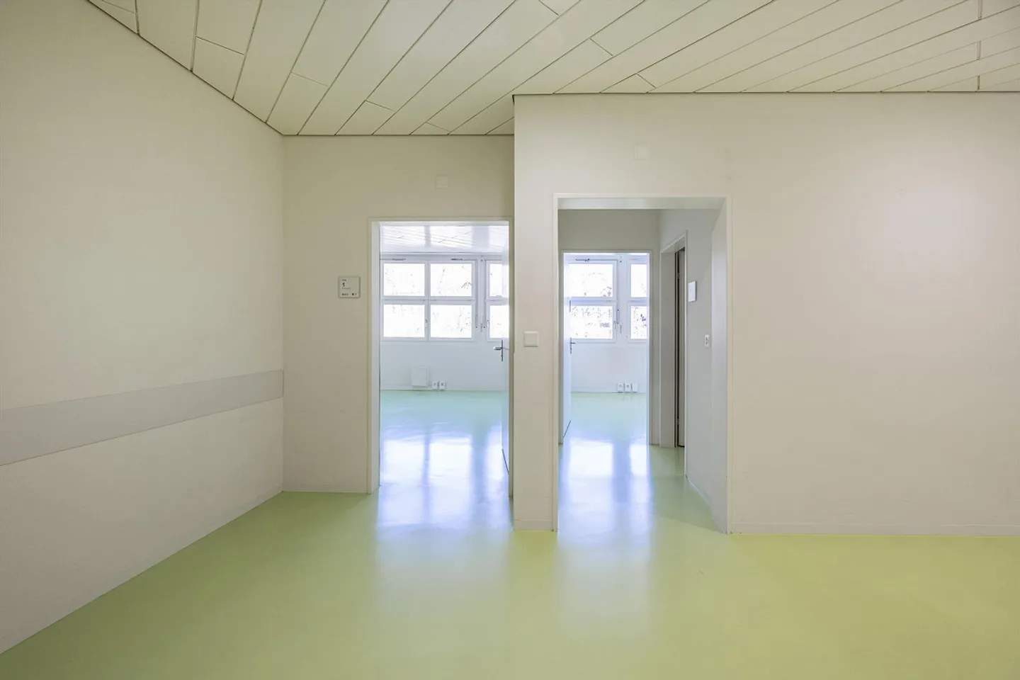 Attractive practice or office space in a central location - Photo 6 of 12