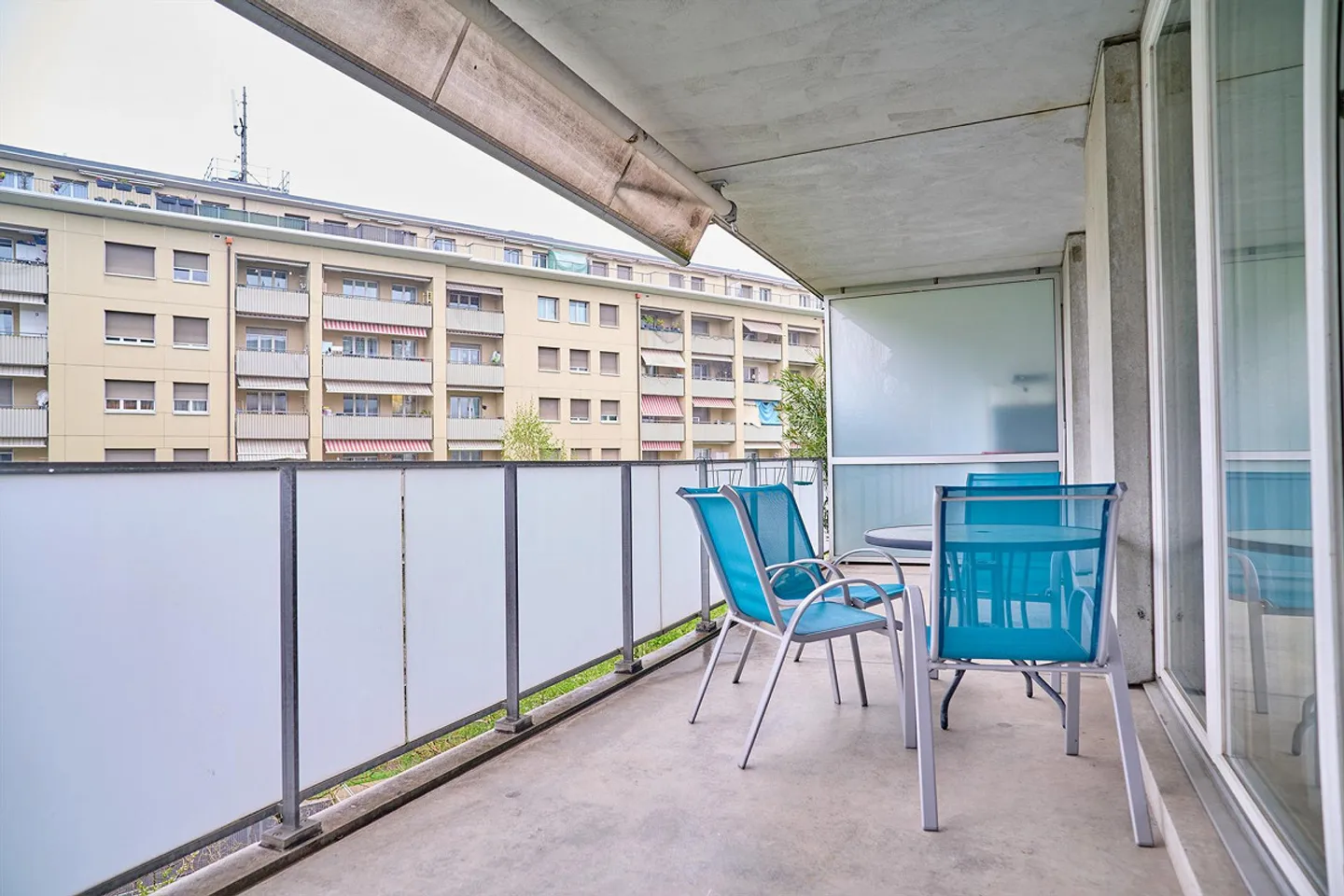 Appartement lumineux de 3 pièces avec garage et deux balcons - Photo 9 sur 9