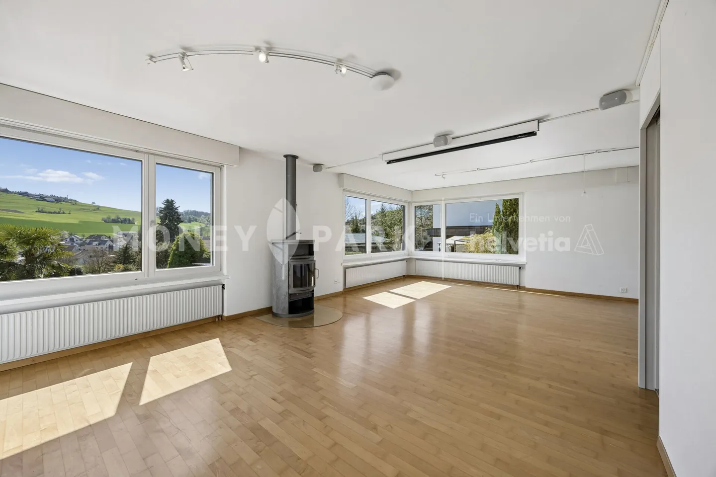 Your Home with a View - Semi-Detached House with Development Opportunities - Photo 2 of 6
