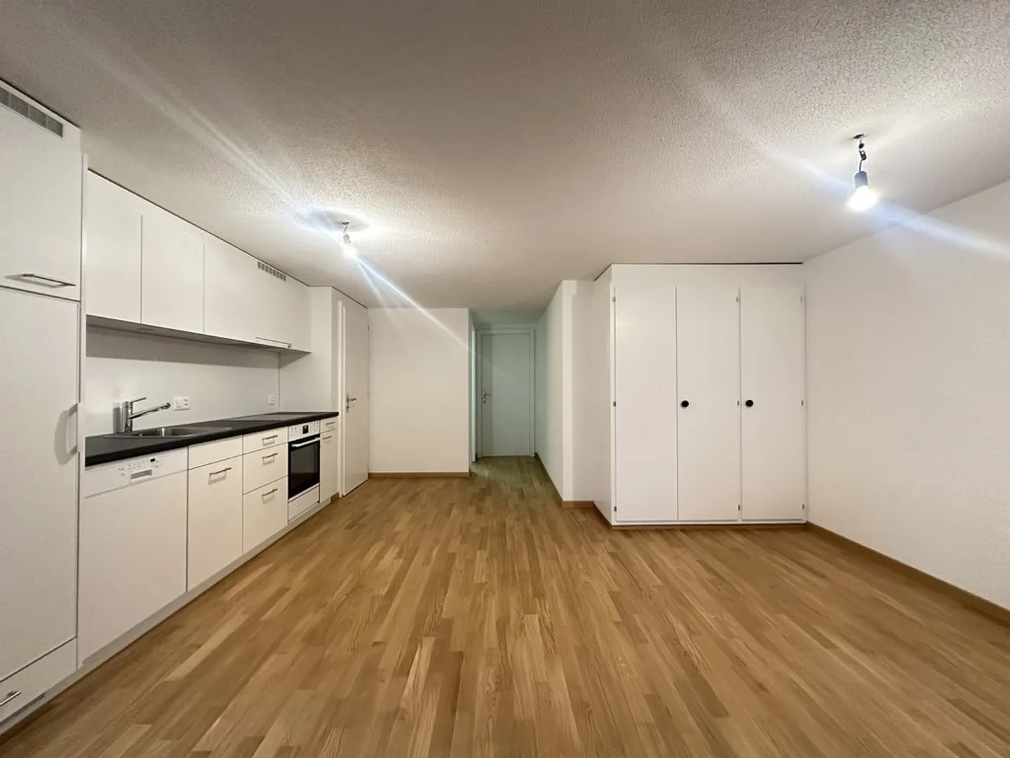 2-room apartment - Photo 2 of 7