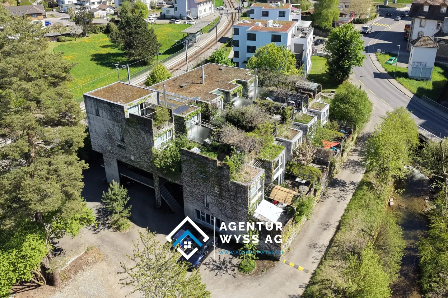 Architectural Gem: Jewel Apartment in Flamatt - Photo 1 of 14