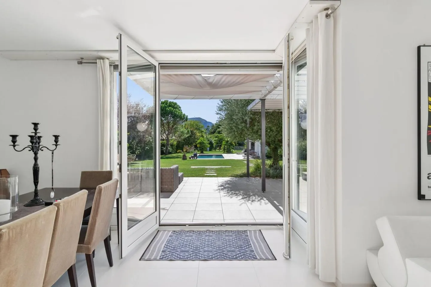 Zeitgenössische Eleganz im Herzen der Genfer Landschaft - Foto 2 von 13