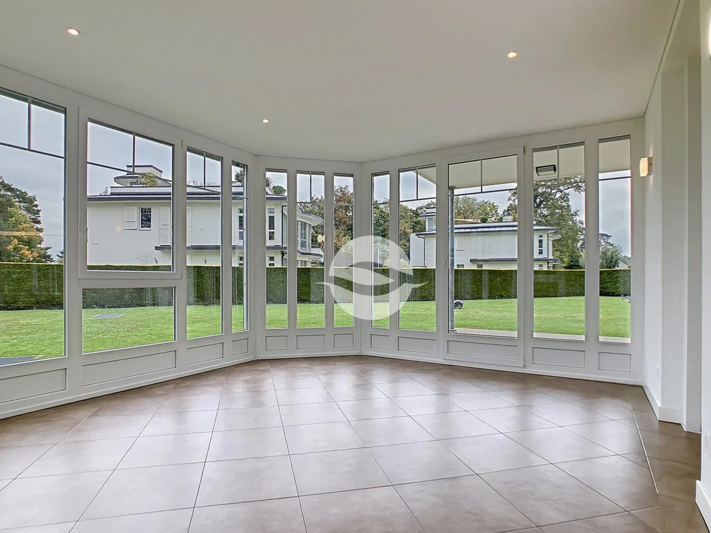 Appartement moderne en rez-de-jardin - Photo 4 sur 15