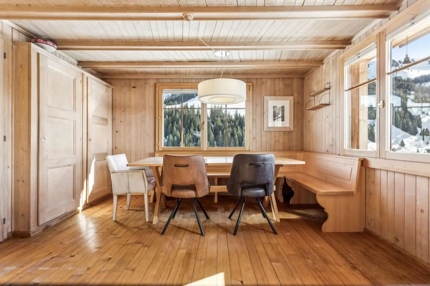 Charming Holiday Chalet - Photo 4 of 8