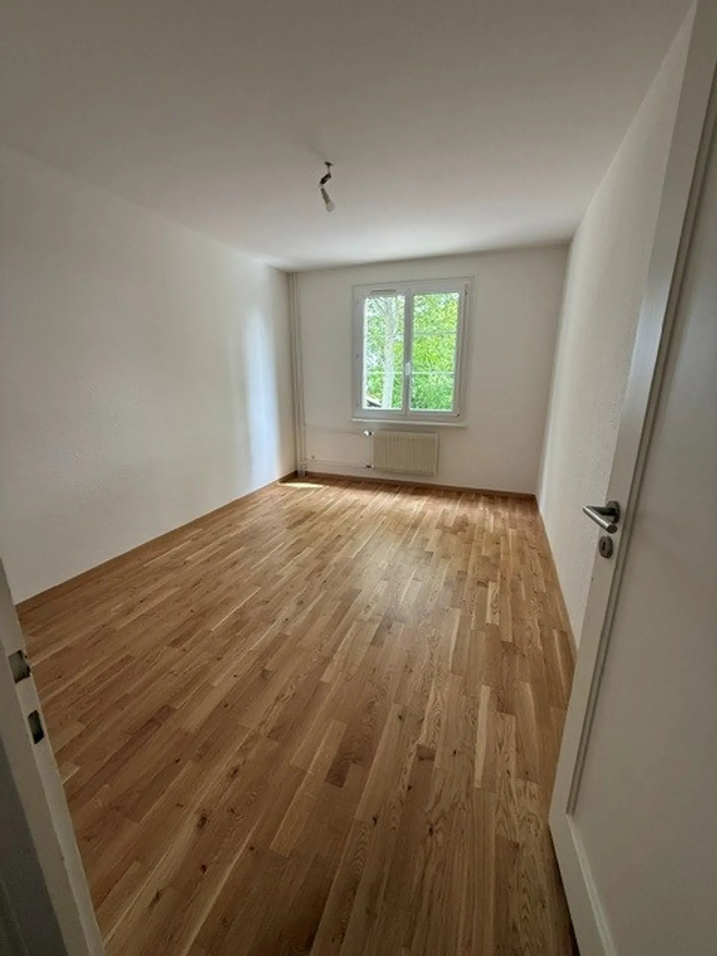 Charmant appartement 4 pièces - Photo 3 sur 9