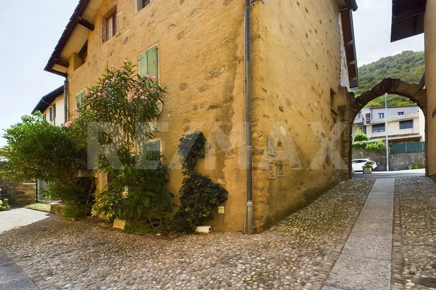 Charmante maison tessinoise de style historique avec une touche méditerranéenne - Photo 1 sur 13