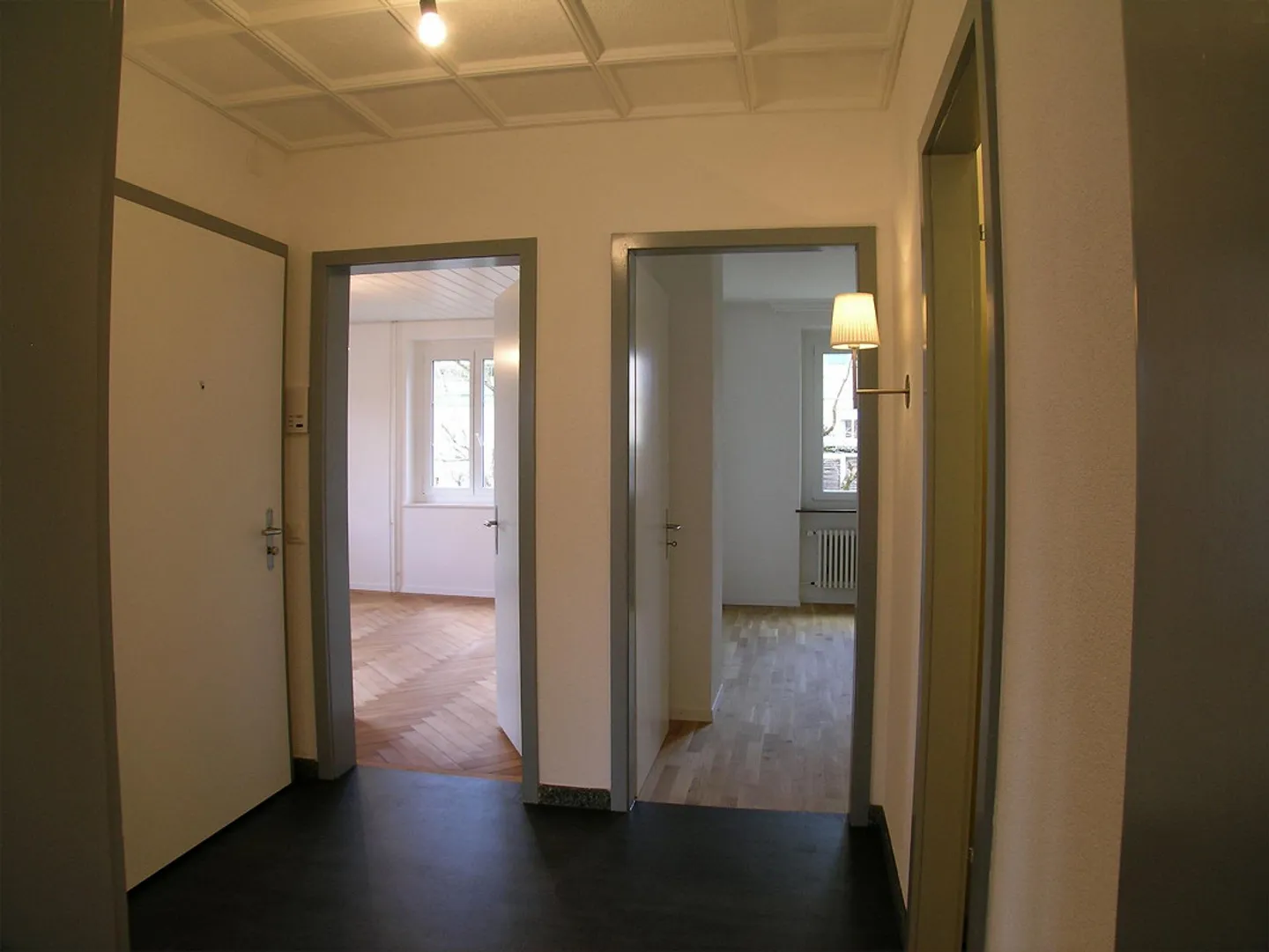 Appartement de 3,5 pièces au rez-de-chaussée (4 appartements) avec espace jardin - Photo 1 sur 22