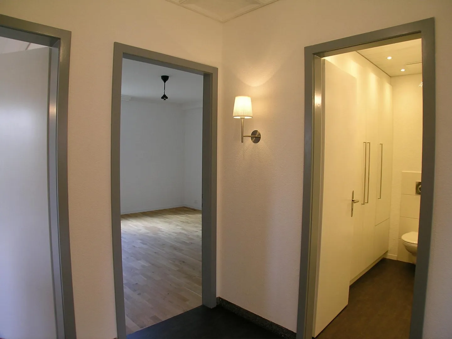 Appartement de 3,5 pièces au rez-de-chaussée (4 appartements) avec espace jardin - Photo 3 sur 22