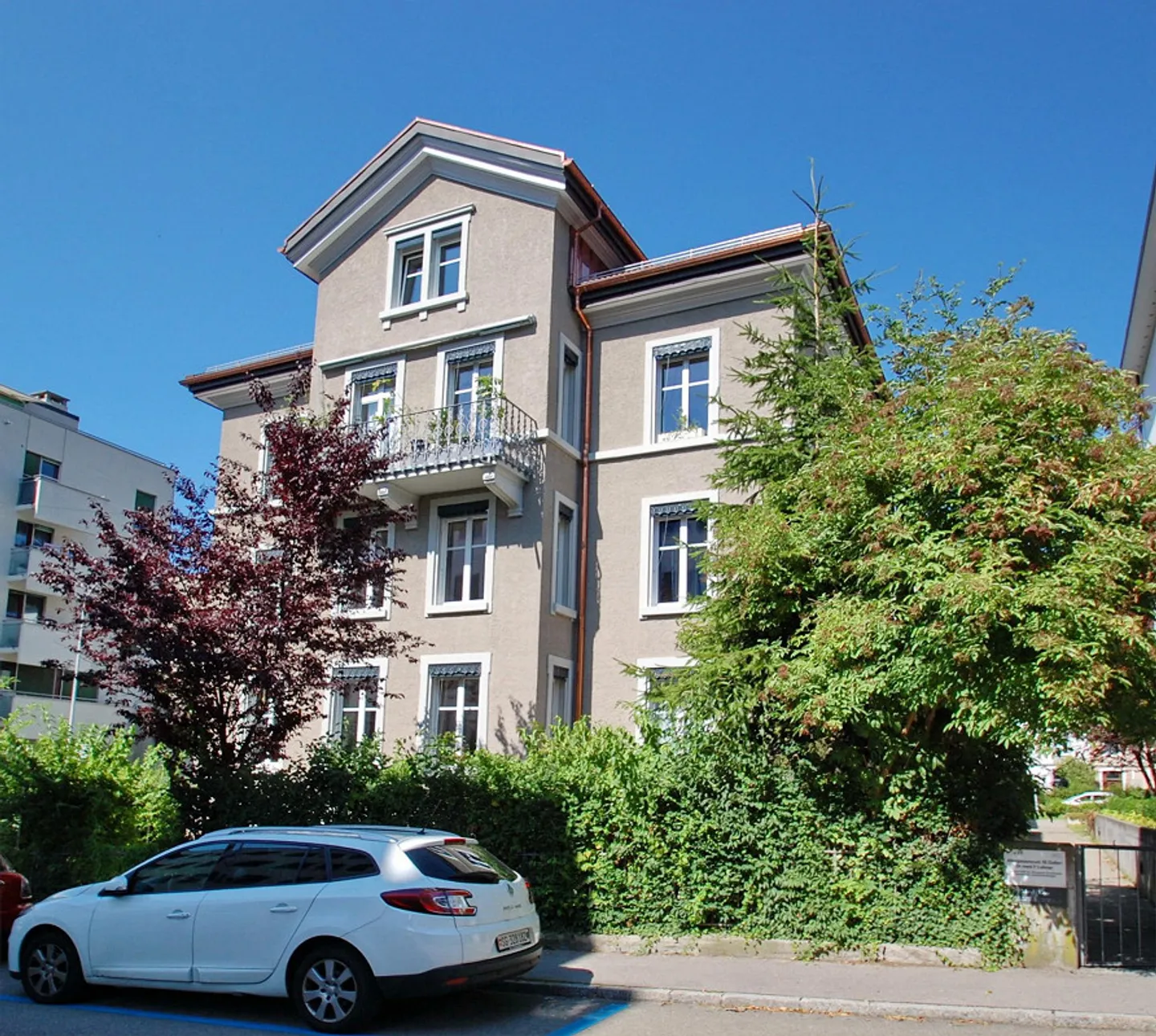 Attraktive, zentrumsnahe 5 Zimmer-Altbauwohnung - Foto 2 von 16