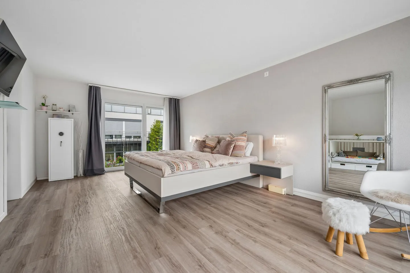 Nearly new end-of-terrace house with plenty of light and generous outdoor spaces - Photo 5 of 13