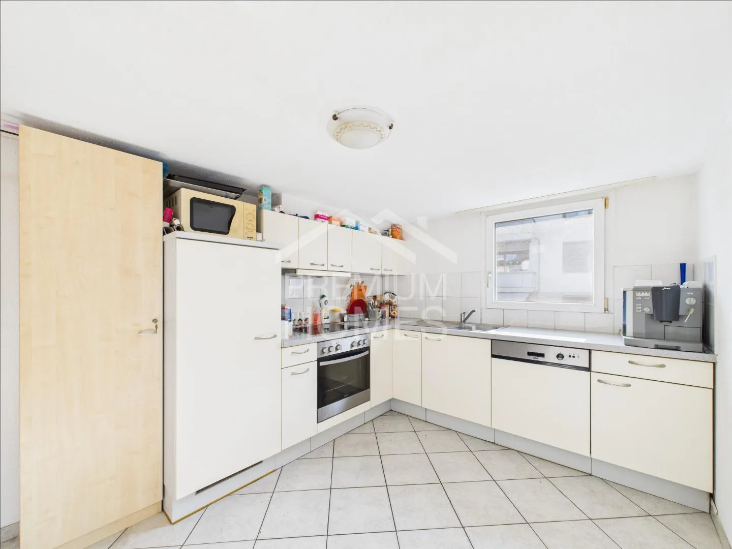 EIN GENERATIONENHAUS AN ZENTRALER LAGE - Foto 3 von 7