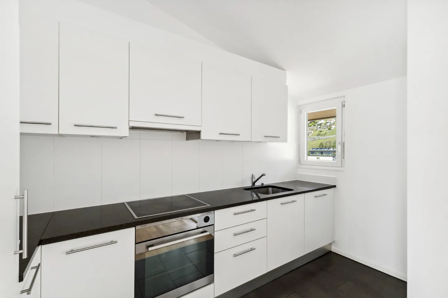 Geräumige Wohnung mit Terrasse - Foto 4 von 7