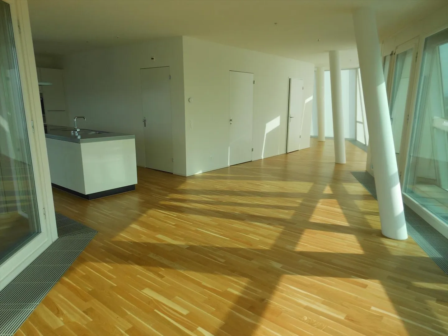 A Crystal of Steel and Glass - Photo 3 of 5