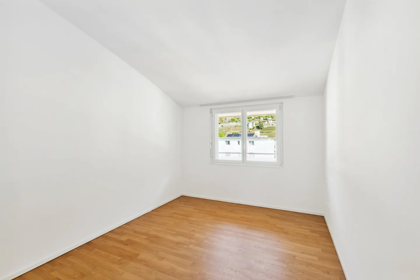 Geräumige Wohnung mit Terrasse - Foto 7 von 7