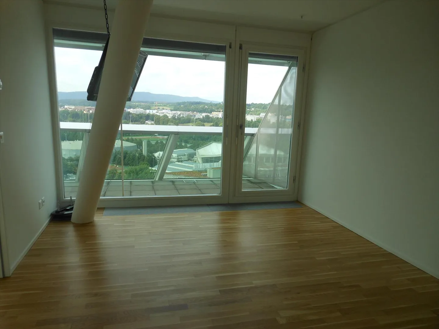 A Crystal of Steel and Glass - Photo 5 of 5