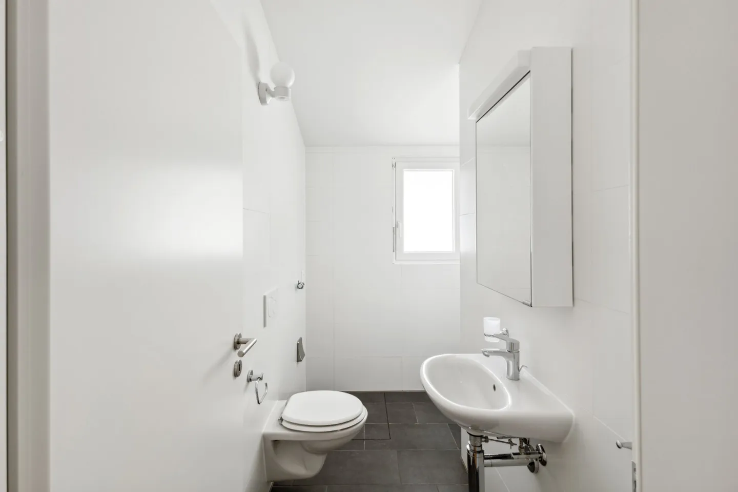 Geräumige Wohnung mit Terrasse - Foto 5 von 7