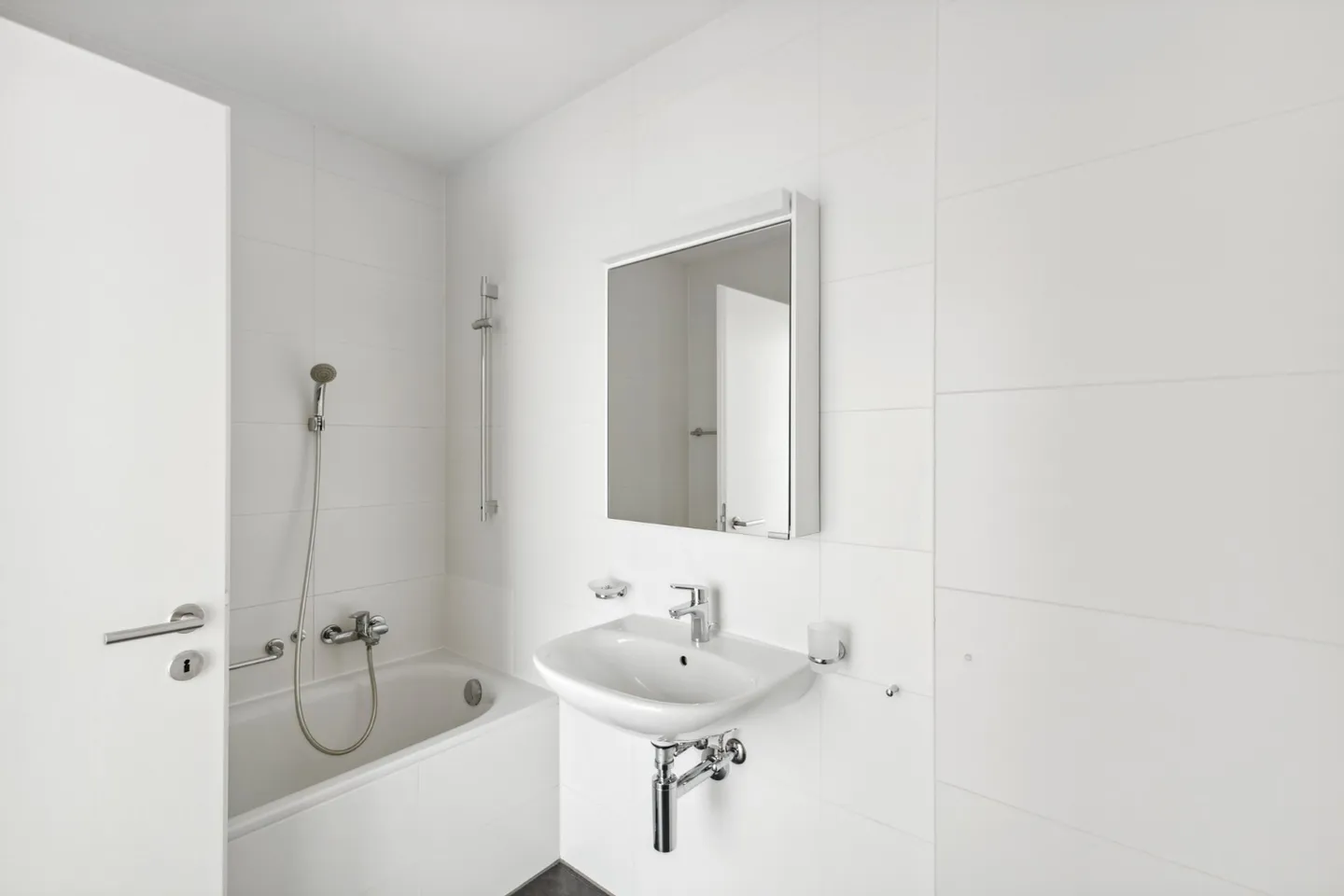 Geräumige Wohnung mit Terrasse - Foto 6 von 7