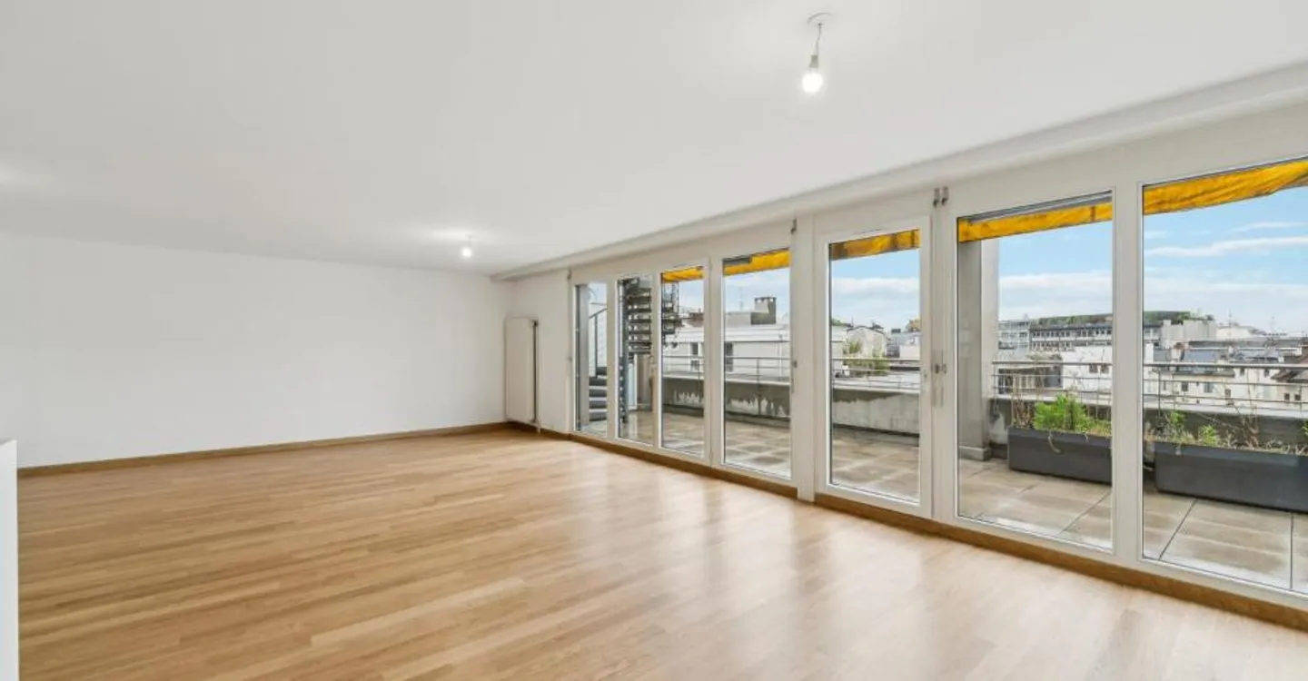 Exceptionnel attique en duplex avec terrasse rooftop ! - Foto 2 von 12