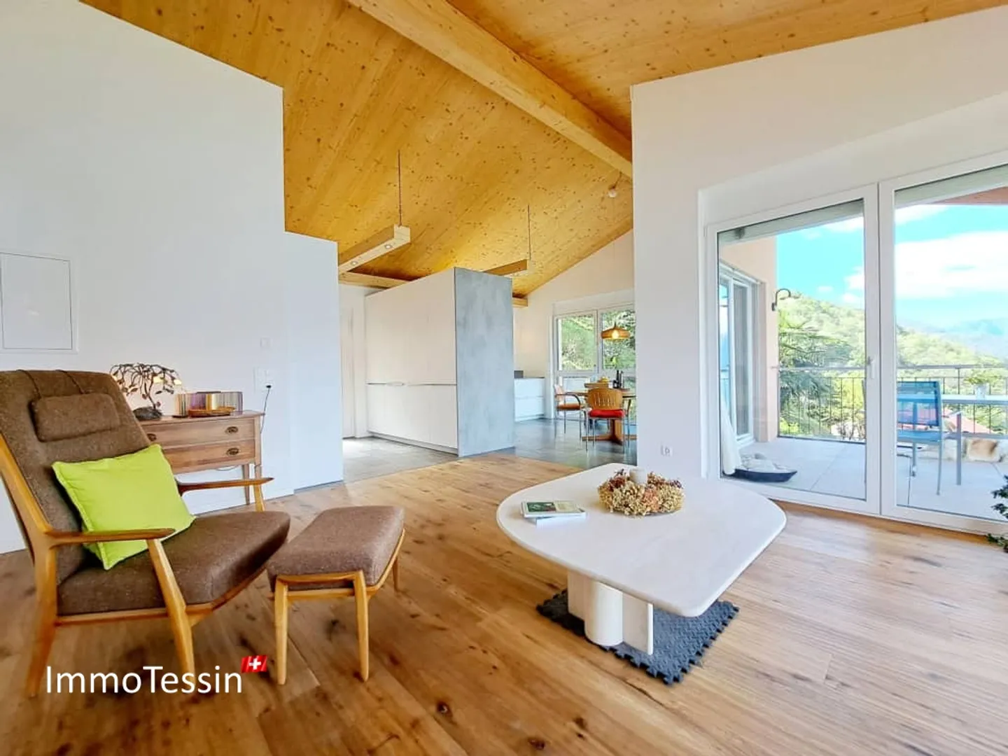 Rarità: Villa moderna con 2 appartamenti e terreno con vista unica sul lago Maggiore a perdita d'occhio - Foto 9 di 13
