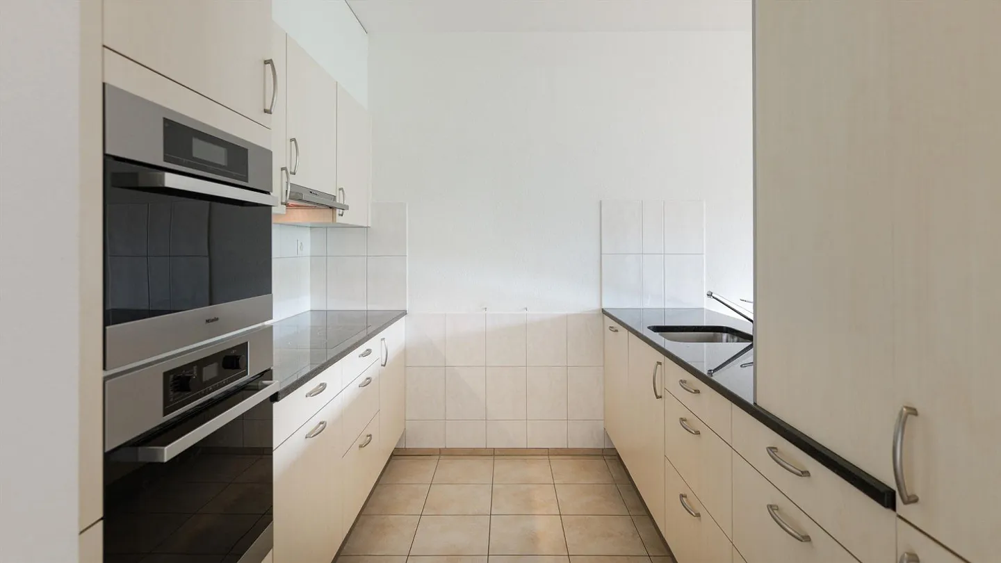Beautiful 2.5 Room Apartment in Zurich - Photo 8 of 9