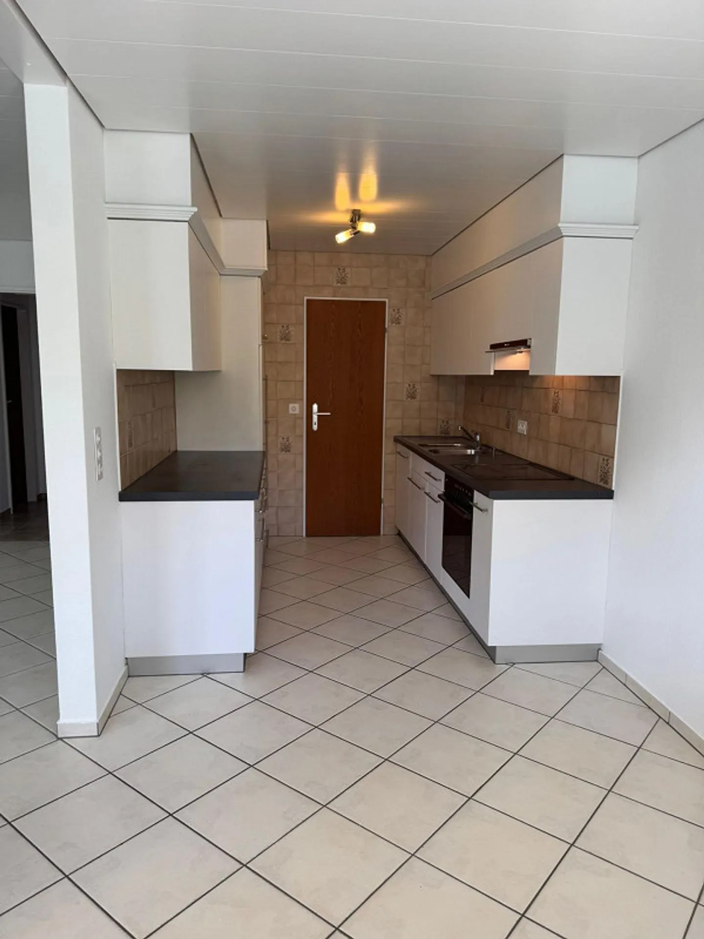 Charmante 3.5 Zimmer Wohnung mit grossem Balkon - Foto 6 von 13