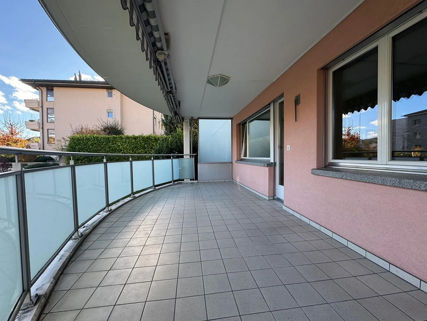 Charmante 3.5 Zimmer Wohnung mit grossem Balkon - Foto 11 von 13