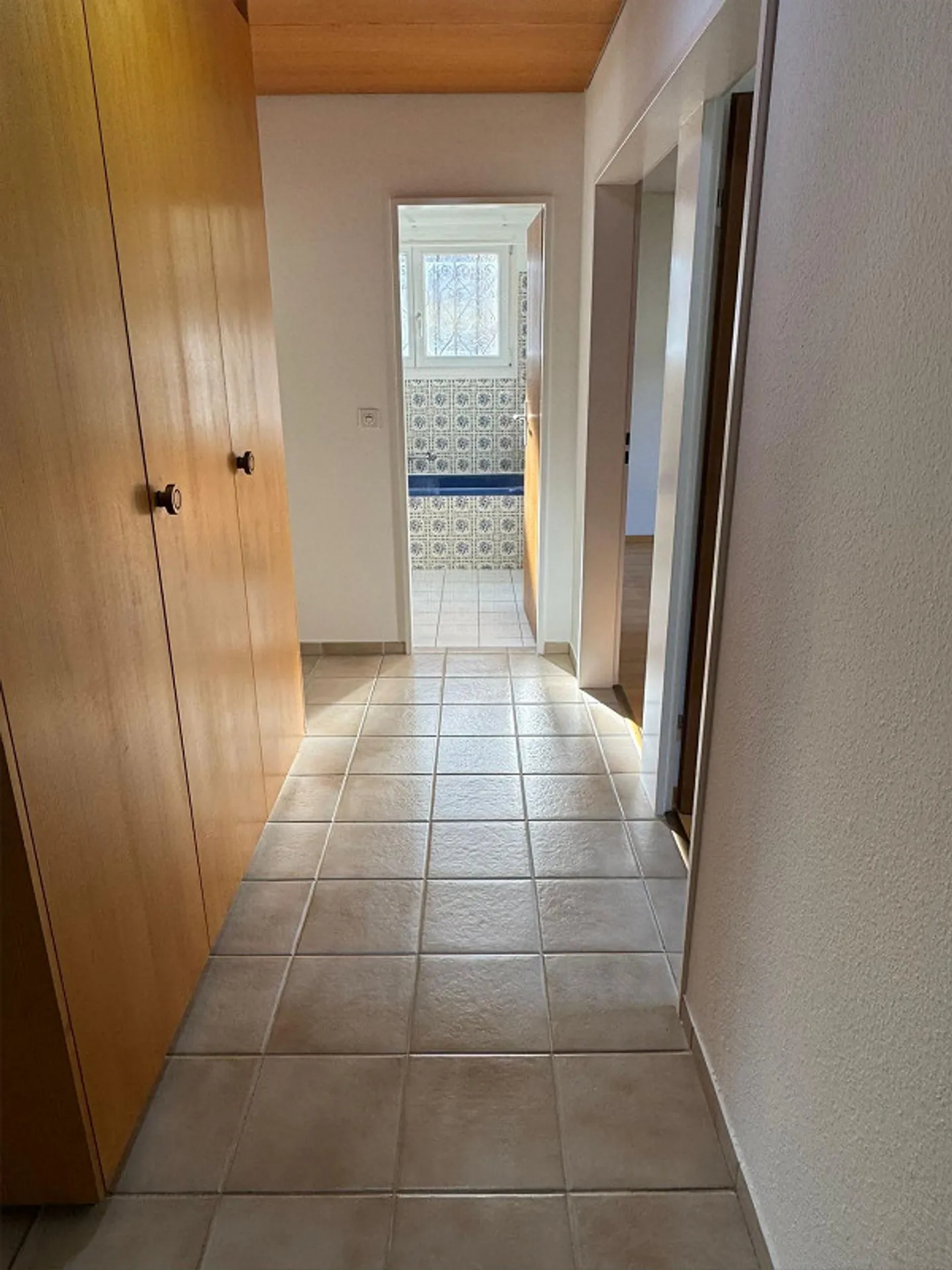 Charmante 3.5 Zimmer Wohnung mit grossem Balkon - Foto 7 von 13