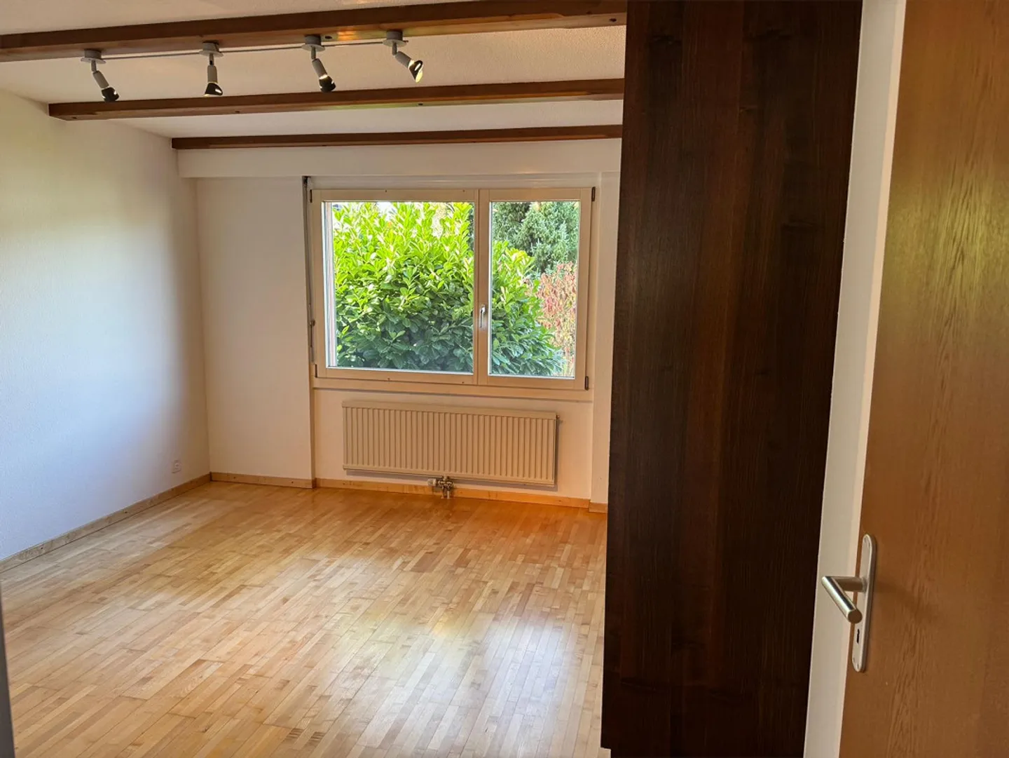Charmante 3.5 Zimmer Wohnung mit grossem Balkon - Foto 8 von 13