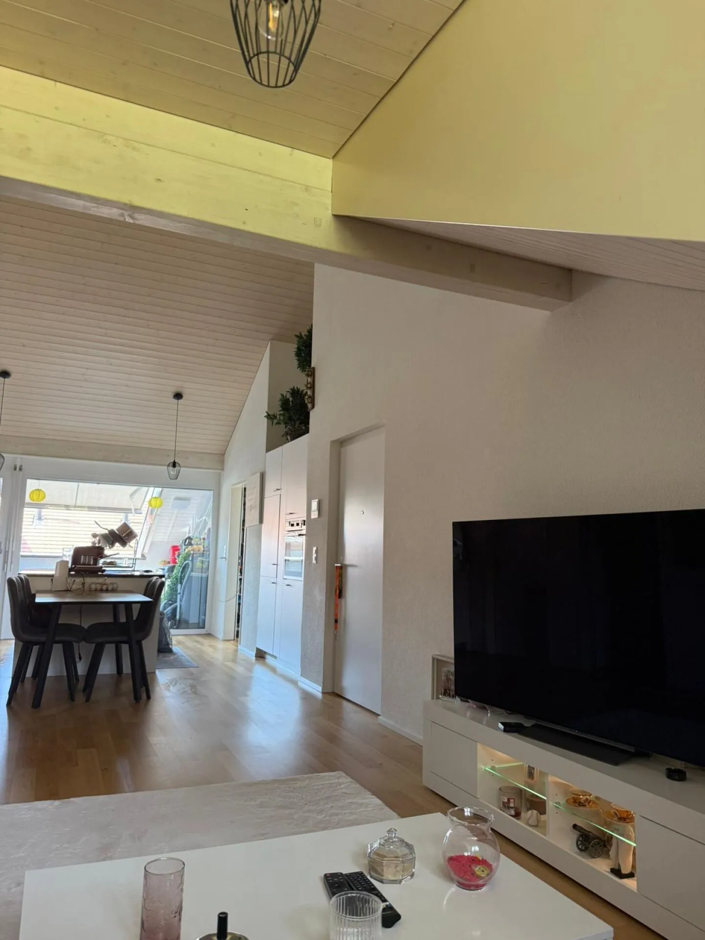 Pleasant 4.5-Room Apartment - Photo 1 of 7
