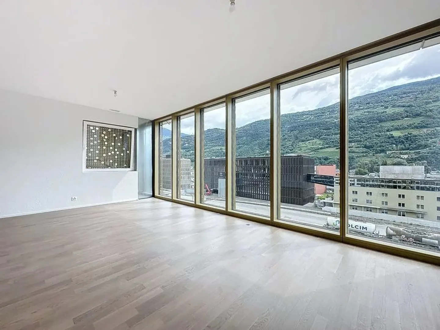 Charmant appartement 2.5 pièces - Photo 2 sur 8