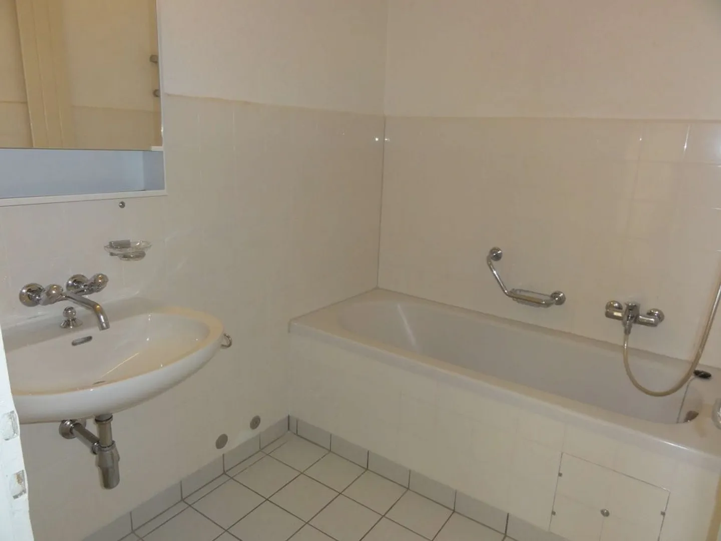 Wohnung mit Terrasse - Foto 6 von 8