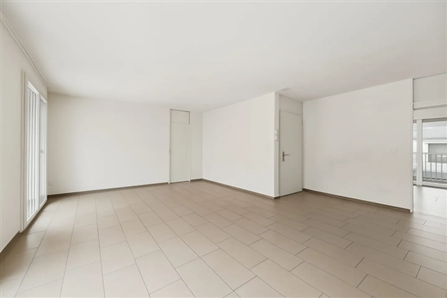 Appartamento attico di 4,5 stanze con una terrazza molto grande - Foto 9 di 13