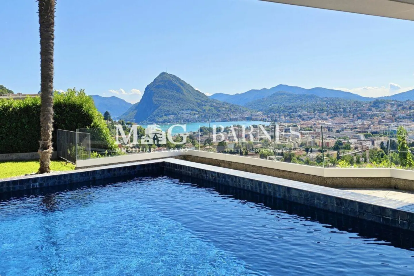 Villa with pool and lake view in Lugano Pregassona - Photo 1 of 15