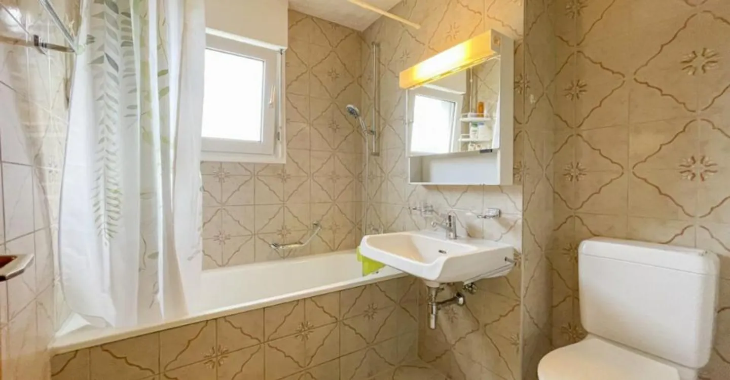 APPARTEMENT 3.5 PIÈCES AVEC BALCON – DÉJÀ LOUÉ, RENDEMENT IMMÉDIAT POUR INVESTISSEUR - Photo 7 sur 12
