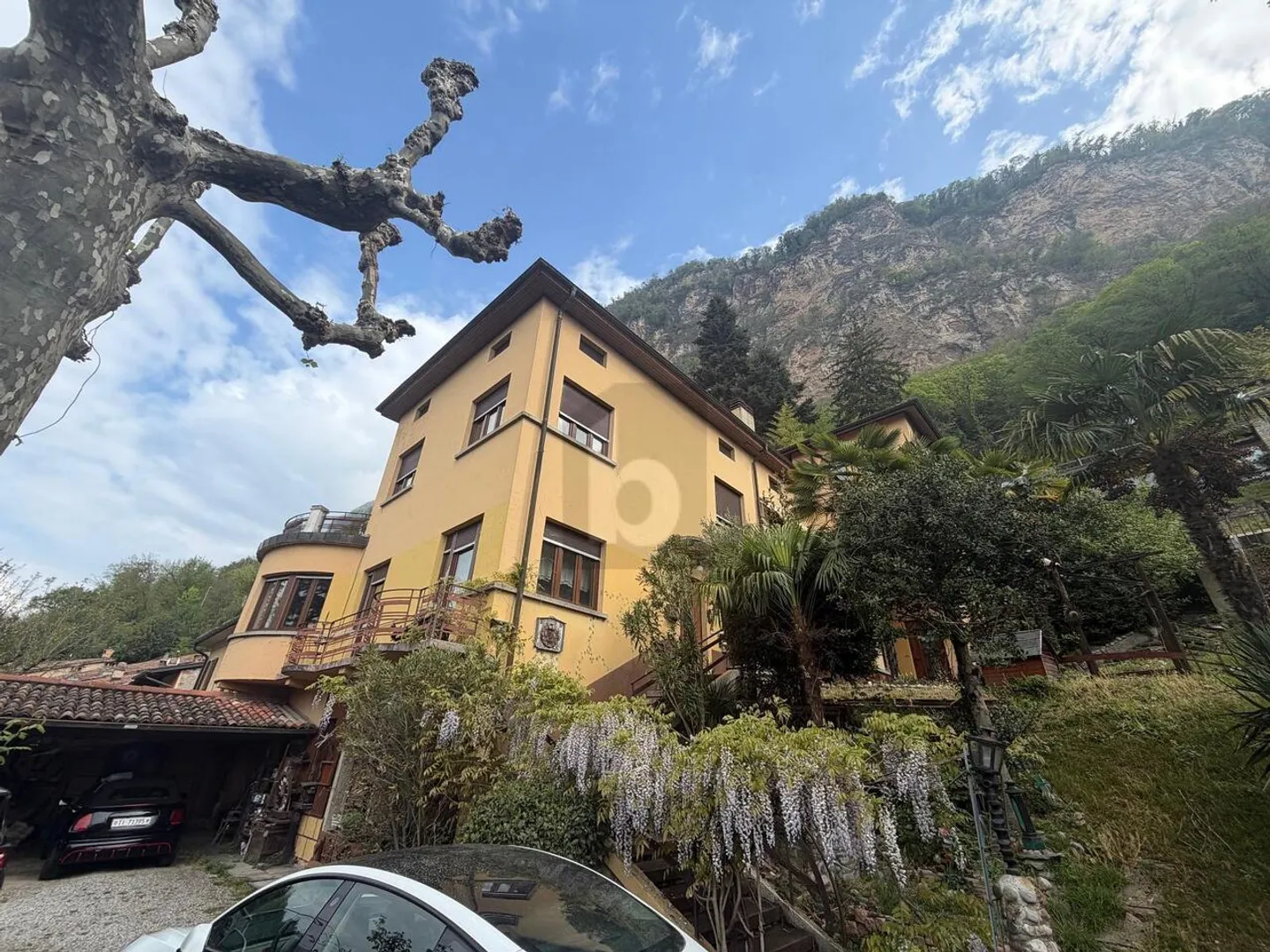 Villa spaziosa con giardino - Foto 2 di 6