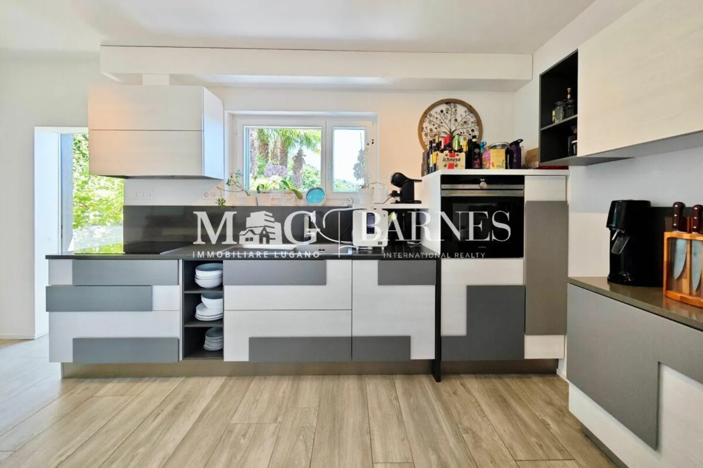 Villa with pool and lake view in Lugano Pregassona - Photo 8 of 15