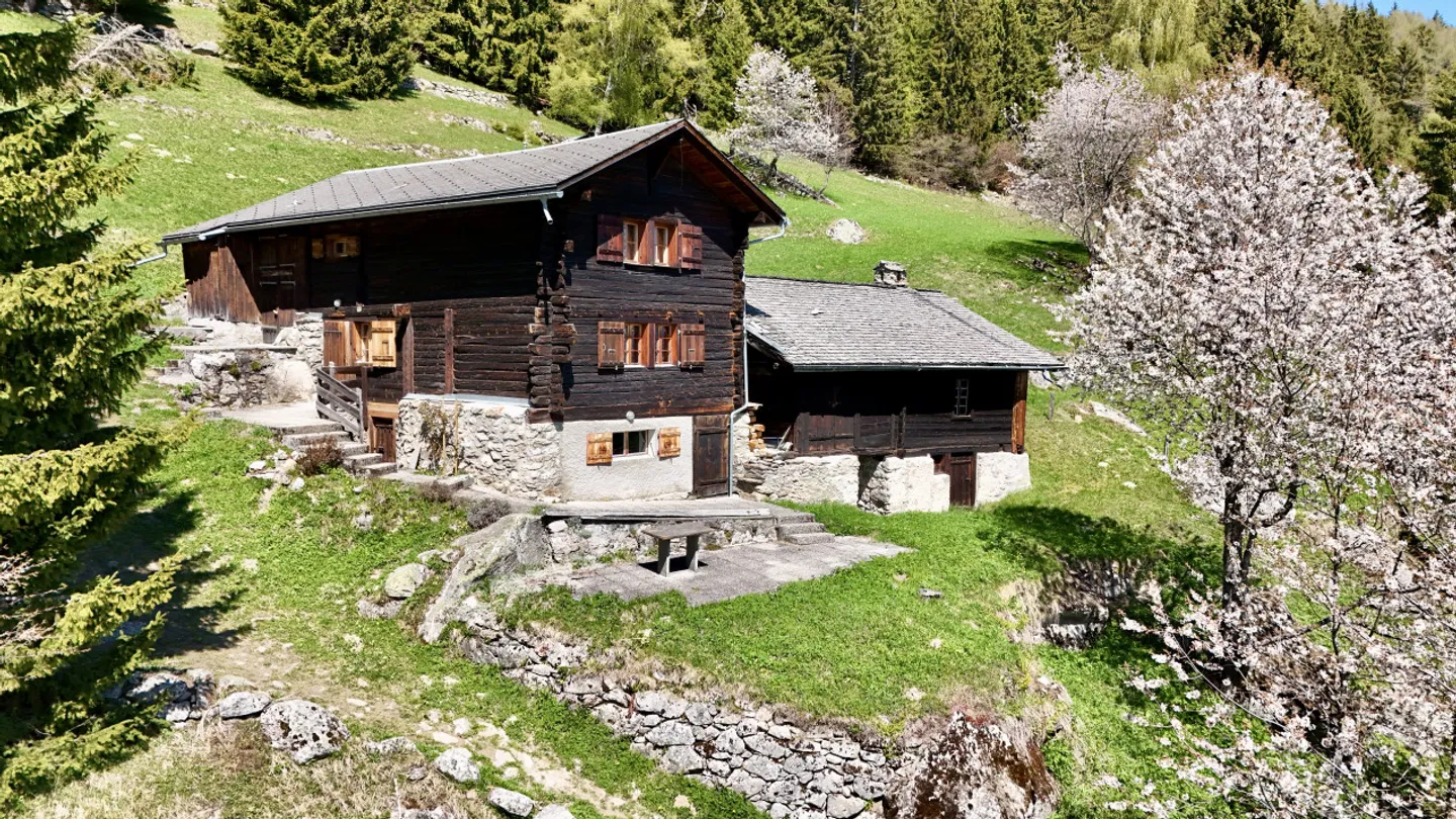 Charmantes Chalet mit Bergblick - Foto 1 von 16